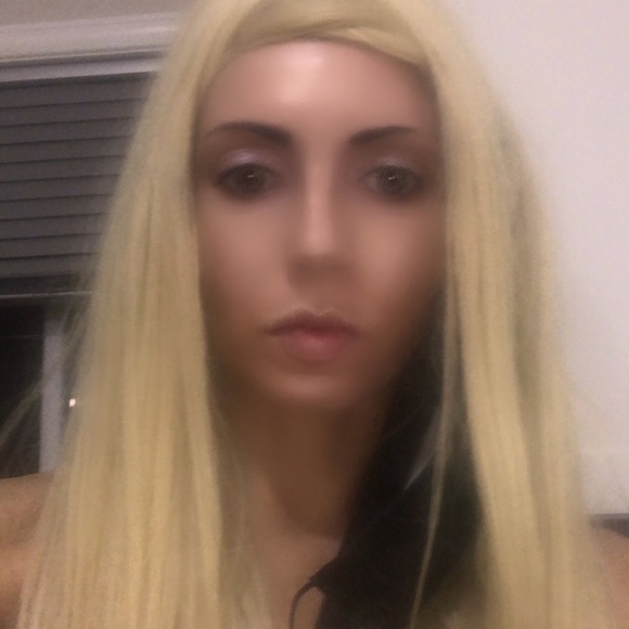 shoulder lenghth lace front synthetic blonde wig - Picture 1 of 2